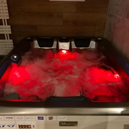 ホテル 2 A 2 Montélimar エクステリア 写真